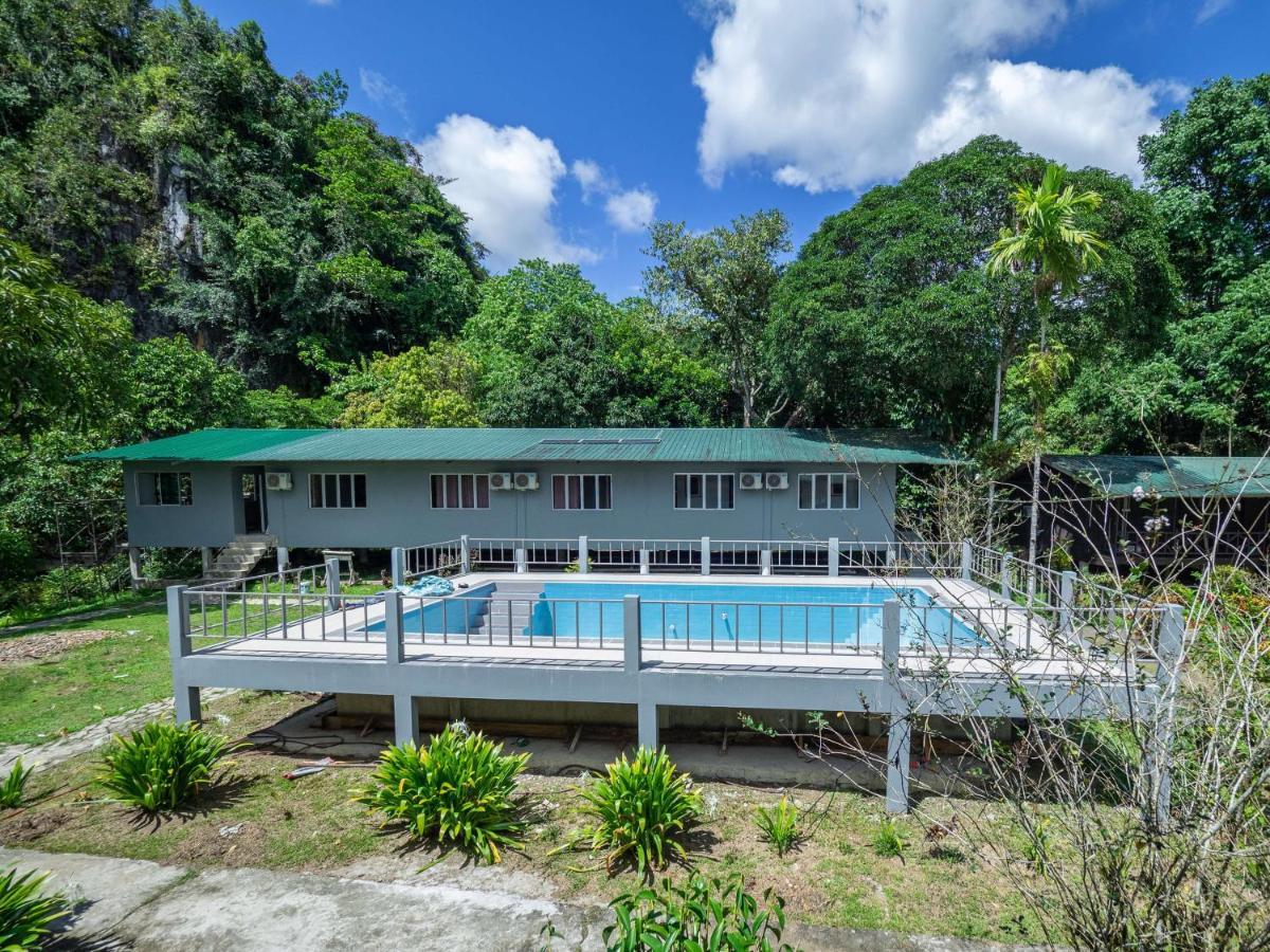 Benarat Lodge Mulu Eksteriør billede