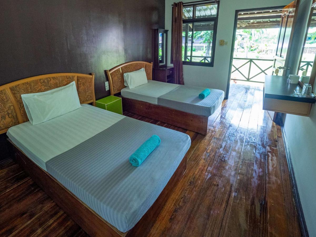 Benarat Lodge Mulu Eksteriør billede