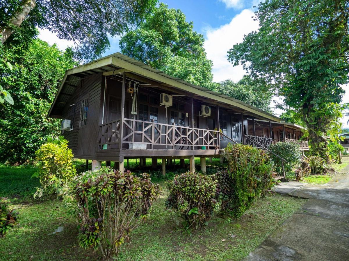 Benarat Lodge Mulu Eksteriør billede
