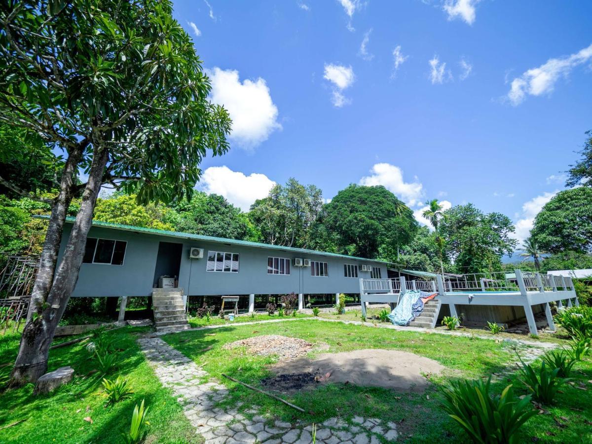 Benarat Lodge Mulu Eksteriør billede
