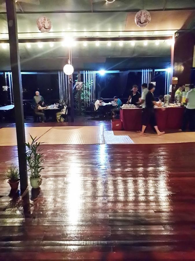 Benarat Lodge Mulu Eksteriør billede