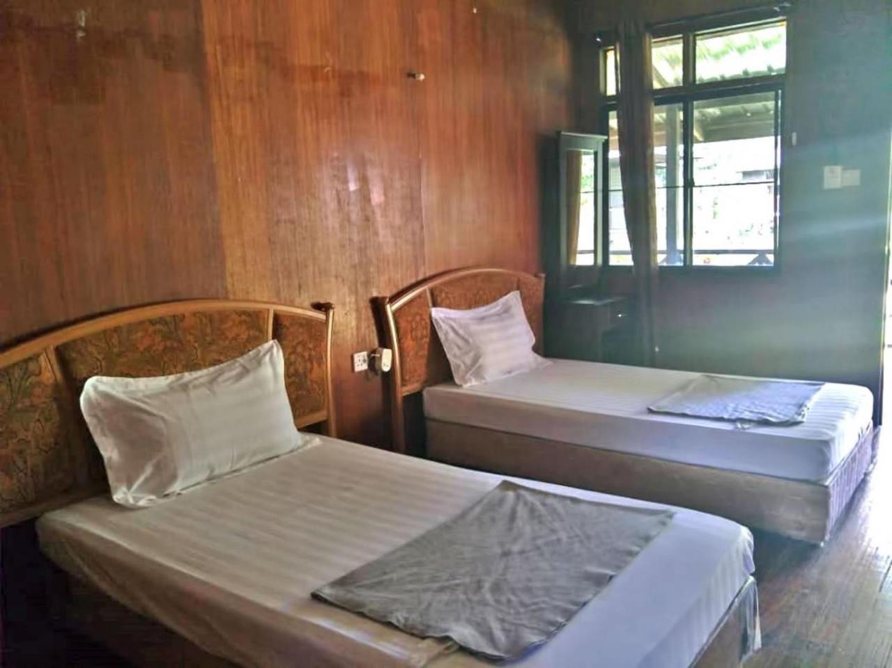 Benarat Lodge Mulu Eksteriør billede
